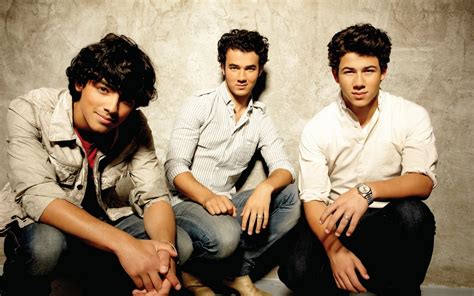 Jonas Brothers .